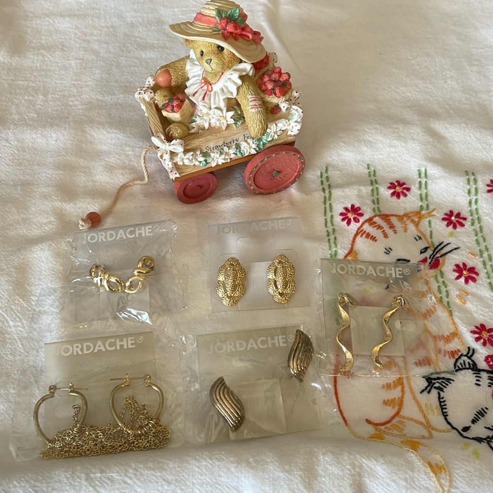 Retro Jordache Pierced Earrings On Original Cards Five Pair